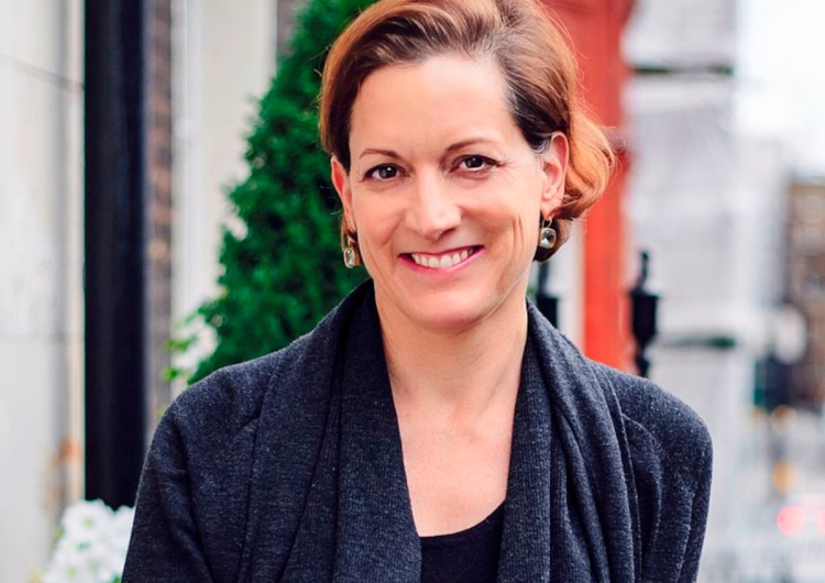 Anne Applebaum Media Michnika krytykują Oscara dla „Nawalnego”. Zapomniały, że w fundacji Nawalnego zasiada Anne Applebaum?
