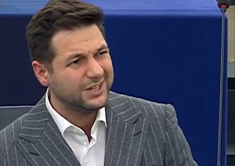 Patryk Jaki przemawia na forum Parlamentu Europejskiego „Zapnijcie pasy”. Patryk Jaki o nowym szaleństwie UE [WIDEO]