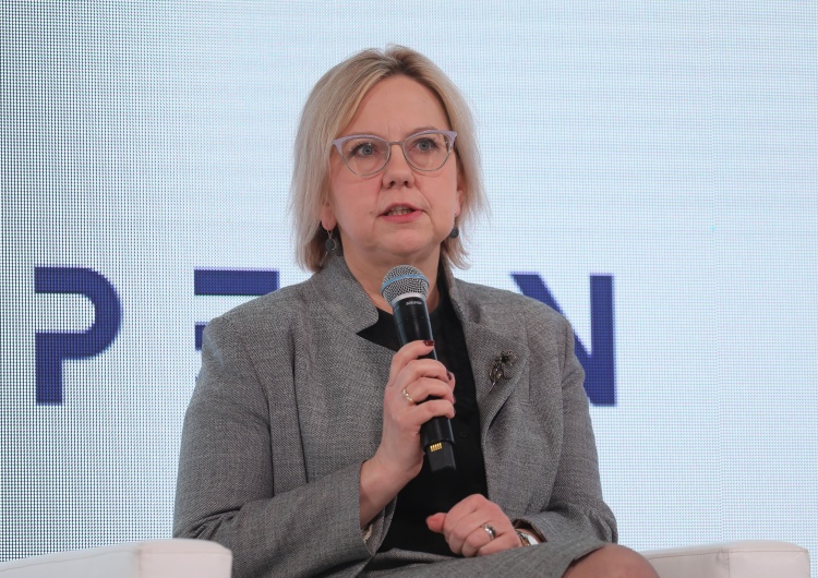 Minister Anna Moskwa Minister Moskwa: Nie oddamy Lasów Państwowych w zarządzanie prywatne ani w zarządzanie UE