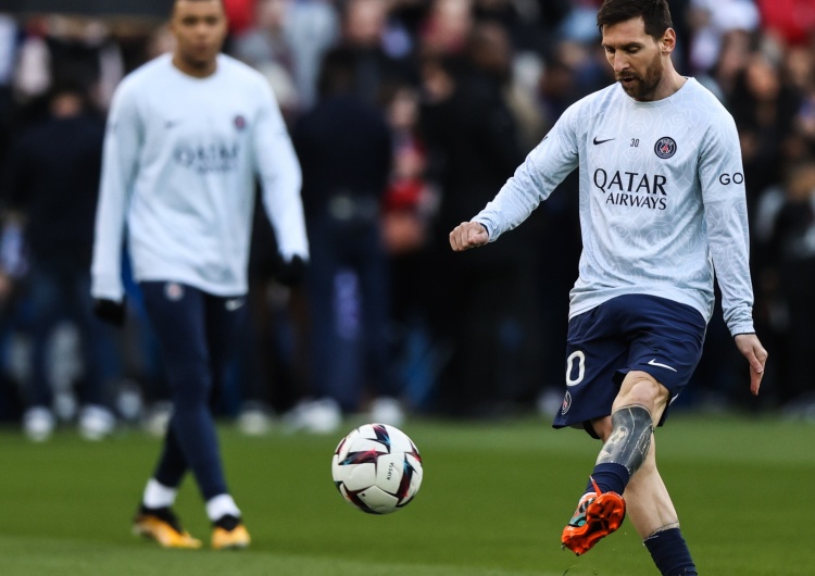 Lionel Messi Messi przywitany w Paryżu. Takiego zachowania kibiców się nie spodziewał [WIDEO]
