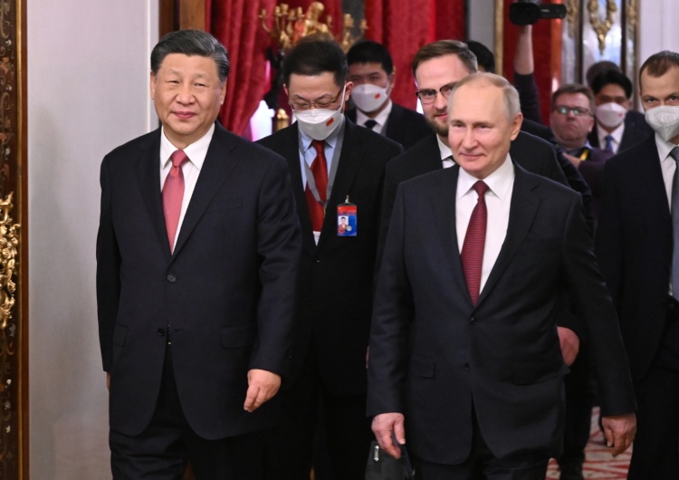 Xi Jinping i Władimir Putin „NYT”: Chiny dostarczyły Rosji drony o wartości 12 mln dolarów