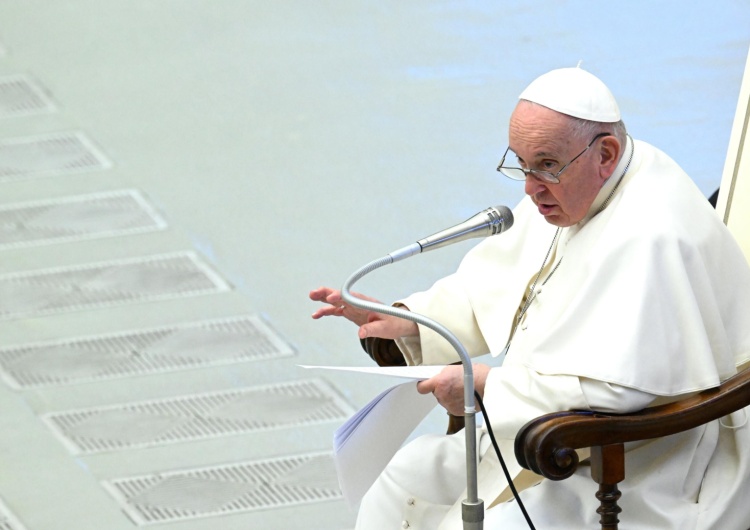 Papież Franciszek Papież: Moraliści mają iść z ludźmi, a nie tylko grozić palcem