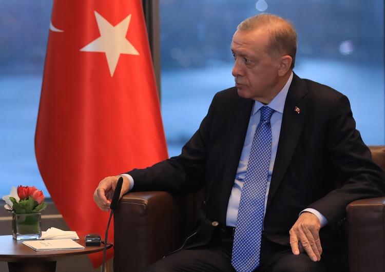 Recep Erdogan Kłopoty Erdogana. Sondaże wskazują na przewagę kontrkandydata