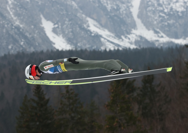 Kamil Stoch Na takie skoki czekali kibice. Polacy dali popis w kwalifikacjach