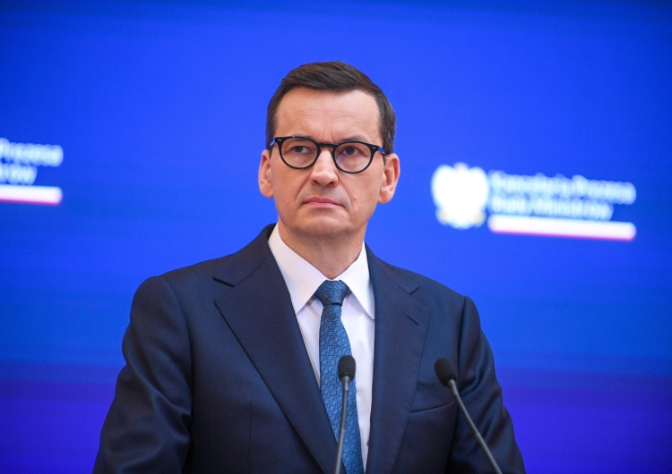 Mateusz Morawiecki Zakaz sprzedaży aut spalinowych po 2035 roku. Jest stanowisko premiera Morawieckiego