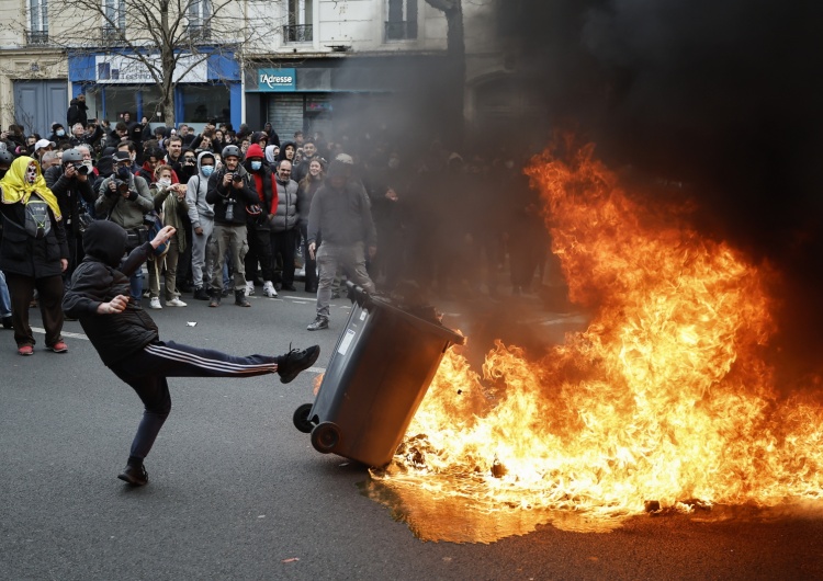 Francja. Protesty przeciwko reformie emerytalnej „Czas przywrócić praworządność we Francji”