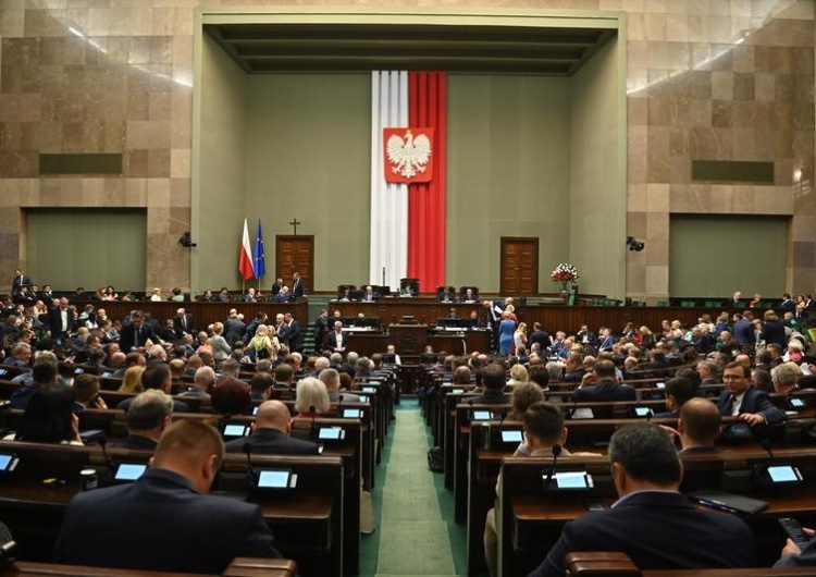 Sejm Nowy sondaż. Rośnie przewaga PiS