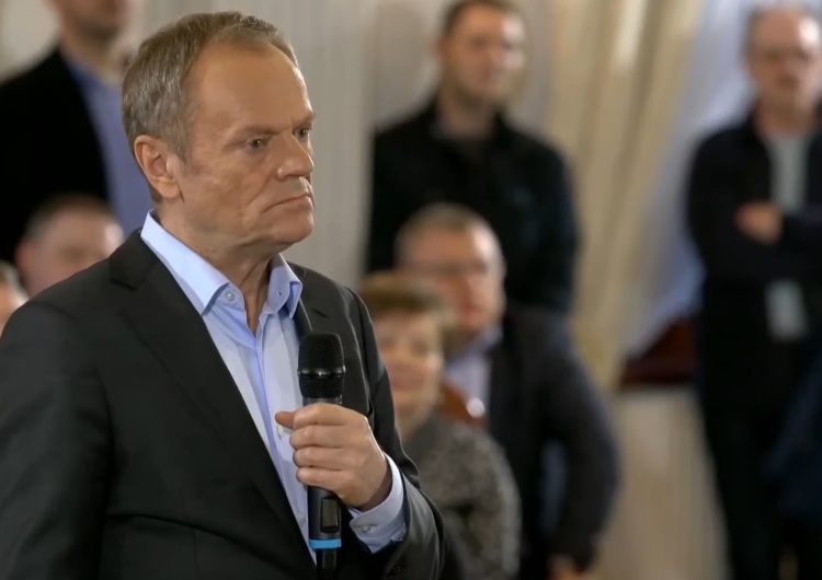 Donald Tusk  Tusk odebrał głos kibicowi Ruchu Chorzów. Jest reakcja