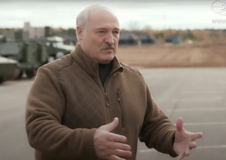 Aleksandr Łukaszenka Niespodziewana decyzja Łukaszenki. Wiadomo, co postanowił w kwestii armii