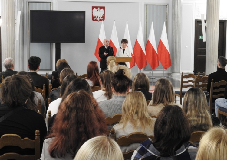 Konferencja „Katyń. 5 marca – Dzień Pamięci” „Katyń. 5 marca – Dzień Pamięci”. Warszawska oświatowa Solidarność zorganizowała XIX konferencję dla młodzieży