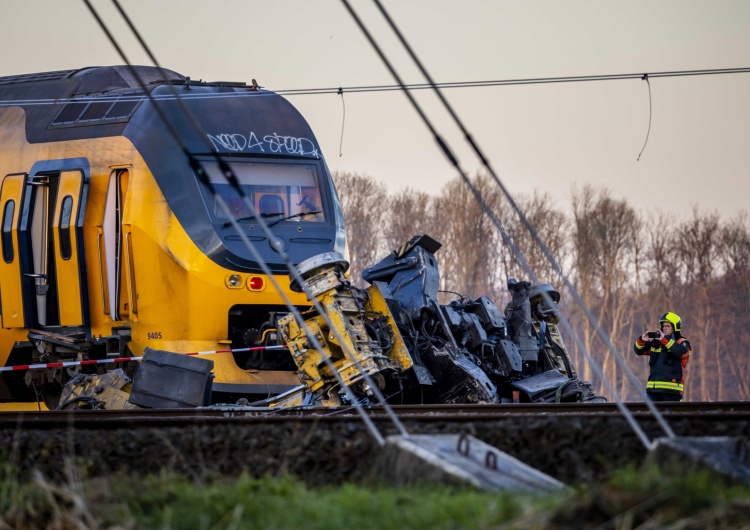 Katastrofa kolejowa w Holandii Katastrofa kolejowa w Holandii. Ofiary. Wielu rannych 