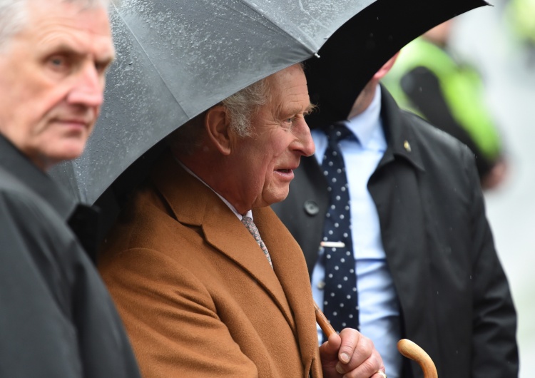 Król Karol III Burza w Pałacu Buckingham. Jeden z najważniejszych gości odmówił przybycia na koronację króla