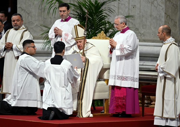 Papież Franciszek Papież na Mszy Krzyżma: Kryzys w życiu kapłana, to decydujący etap życia duchowego