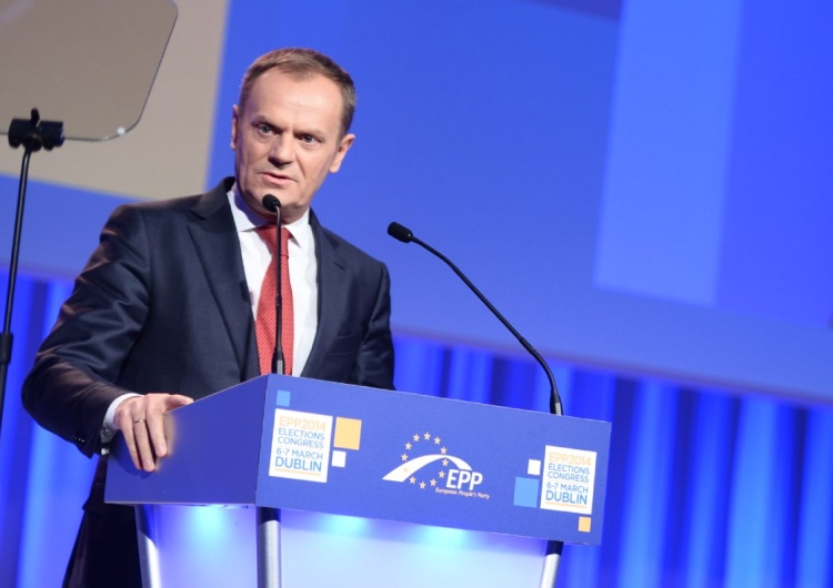 Były przewodniczący Europejskiej Partii Ludowej Donald Tusk EURACTIV: Po nalocie belgijskiej policji Europejska Partia Ludowa odwołuje spotkanie w Warszawie