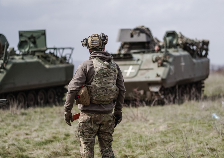 Ukraiński żołnierz, zdjęcie poglądowe Negocjacje pokojowe ws. wojny na Ukrainie. Znamienna ocena ISW