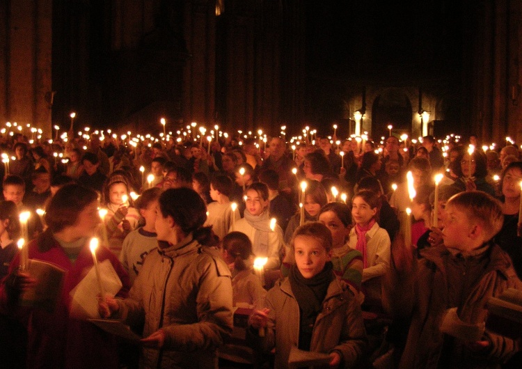 Wigilia Paschalna Wigilia Paschalna, centralny punkt roku liturgicznego