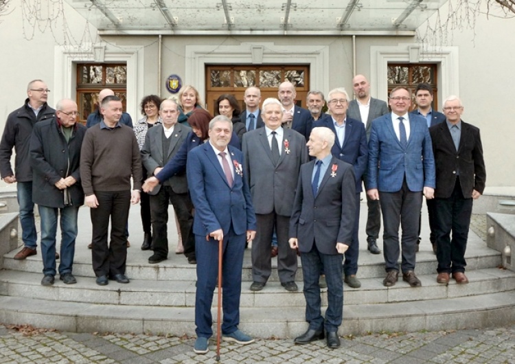 Lubliniec: odznaczono bohaterów Solidarności Lubliniec: odznaczono bohaterów Solidarności