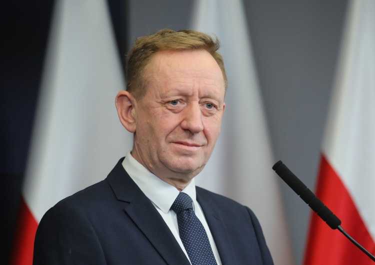 Robert Telus Minister rolnictwa: Powinniśmy zrealizować amerykański pomysł budowy silosów zbożowych przy granicy z Ukrainą