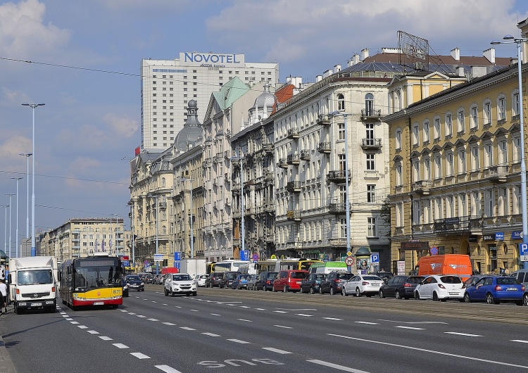 Aleje Jerozolimskie Horror w centrum Warszawy: Nożownik w Alejach Jerozolimskich