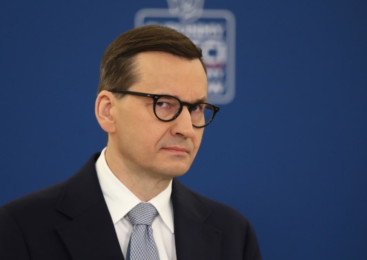 Warszawa, 14.04.2023. Premier Mateusz Morawiecki podczas konferencji prasowej po spotkaniu w ramach działania „Chrońmy dzieci, wspierajmy rodziców” Alarm dla rządu Morawieckiego. Polacy ocenili działania ws. kryzysu zbożowego