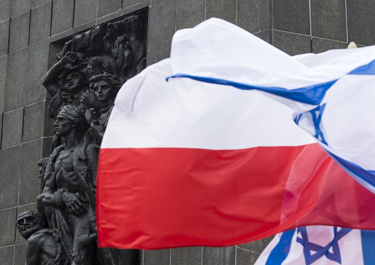  M. Ossowski, red. nacz. „TS”: Jednym z symboli powstania w getcie warszawskim są dwie flagi – żydowska i polska