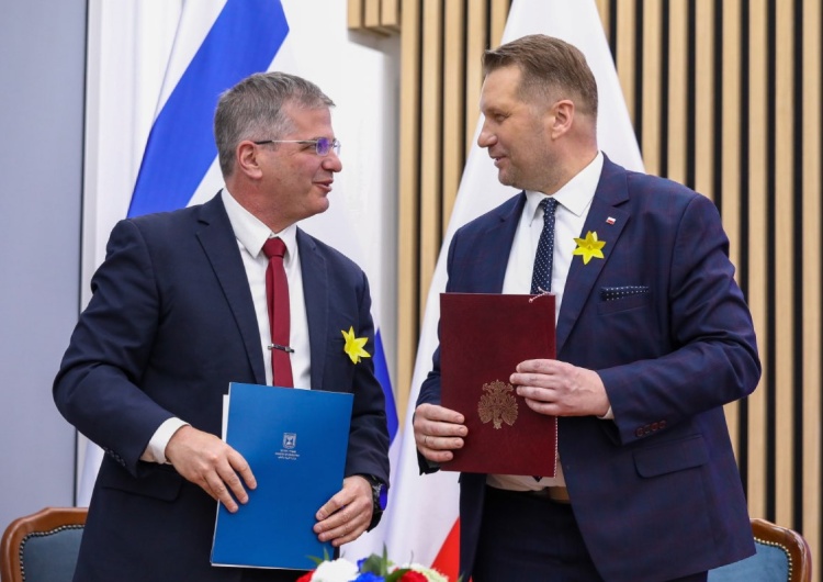 Warszawa, 19.04.2023. Minister edukacji i nauki RP Przemysław Czarnek i minister edukacji i nauki Izraela Jo'awe Kisz Niemiecki dziennik uderza w umowę Polski z Izraelem. „To skandal”