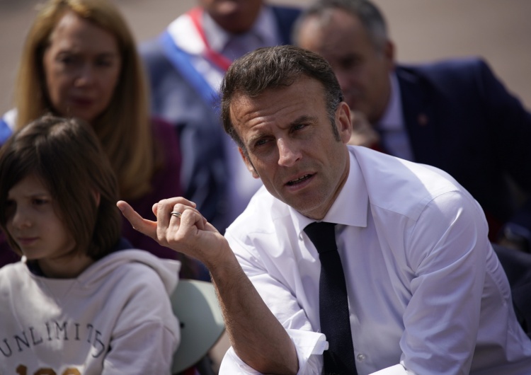 Prezydent Francji Emmanuel Macron Nieoficjalnie: Francja blokuje unijne finansowanie dostaw amunicji dla Ukrainy. Jest jeden powód