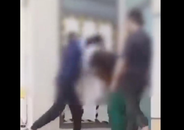 Nowe informacje ws. pobicia chorego mężczyzny pod Galerią Bałtycką. Policja zabiera głos