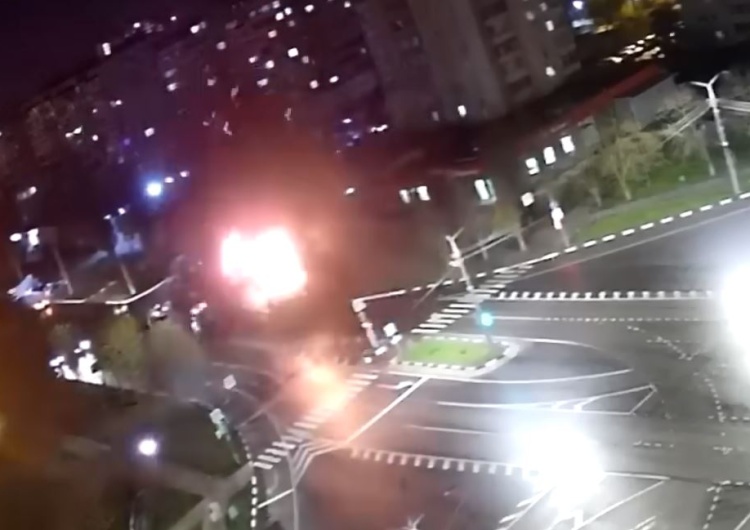 Biełgorod, wybuch bomby zgubionej przez Su-34 Rosja: Wielka ewakuacja w Biełgorodzie. W miejscu wybuchu przypadkowo zrzuconej bomby znaleziono kolejną