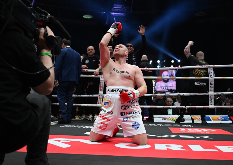 Łukasz Różański po walce o mistrzostwo świata WBC Piąty taki przypadek w historii. Łukasz Różański z pasem mistrza świata WBC!