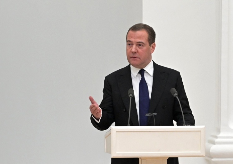 Dmitrij Miedwiediew Miedwiediew atakuje liderów G7.
