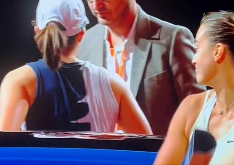 Aryna Sabalenka i Iga Świątek Żenujące. Tak zachowała się Sabalenka po przegranym pojedynku z Igą Świątek [VIDEO]