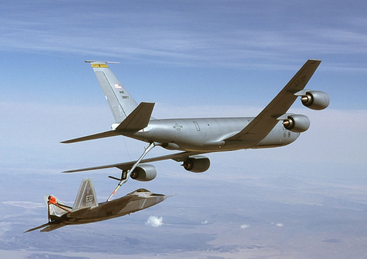 Boeing KC-135 Stratotanker sił powietrznych USA Amerykańskie latające tankowce z Niemiec do Polski