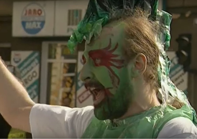 Piotr Lisiewicz podczas happeningu „Naszości” [Felieton „TS”] Cezary Krysztopa: Tylko dla nienormalnych