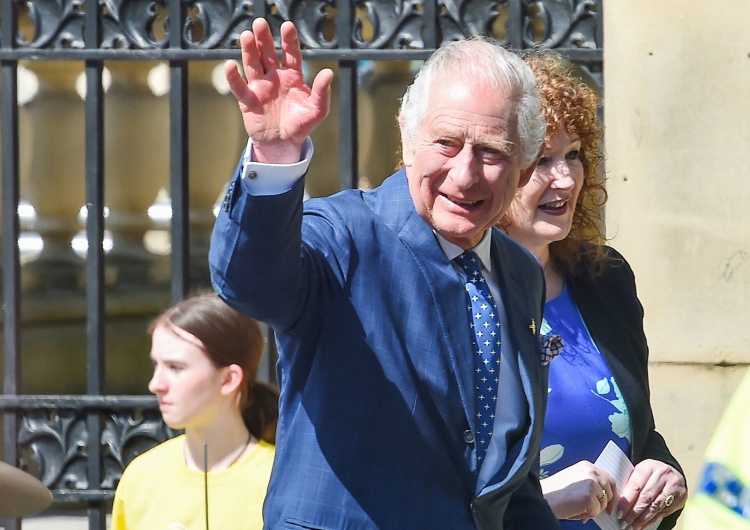 Król Karol III Pałac Buckingham. Powstała ogromna czekoladowa rzeźba na cześć króla Karola III