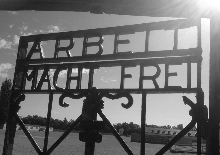 Brama KL Dachau, Niemcy Dzień Męczeństwa Duchowieństwa Polskiego. Prymas Polski przewodniczył centralnym obchodom 
