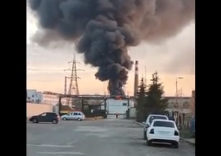 Perm - pożar fabryki  Pożar fabryki w Rosji. Jedyny tego typu zakład [VIDEO]