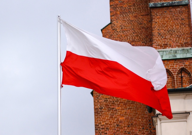 Flaga Polski „Te najświętsze w Polsce barwy”. Dziś Dzień Flagi Rzeczypospolitej Polskiej
