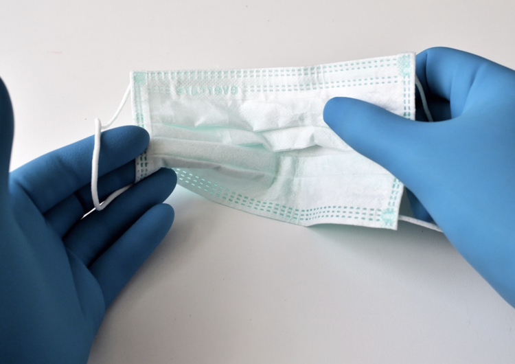 maska Koniec obostrzeń i stanu zagrożenia epidemicznego. Rząd wskazał konkretną datę