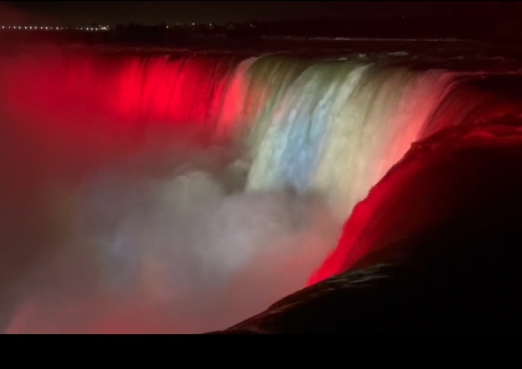Niagara w polskich barwach  Wodospad Niagara został podświetlony w polskie barwy narodowe [VIDEO]