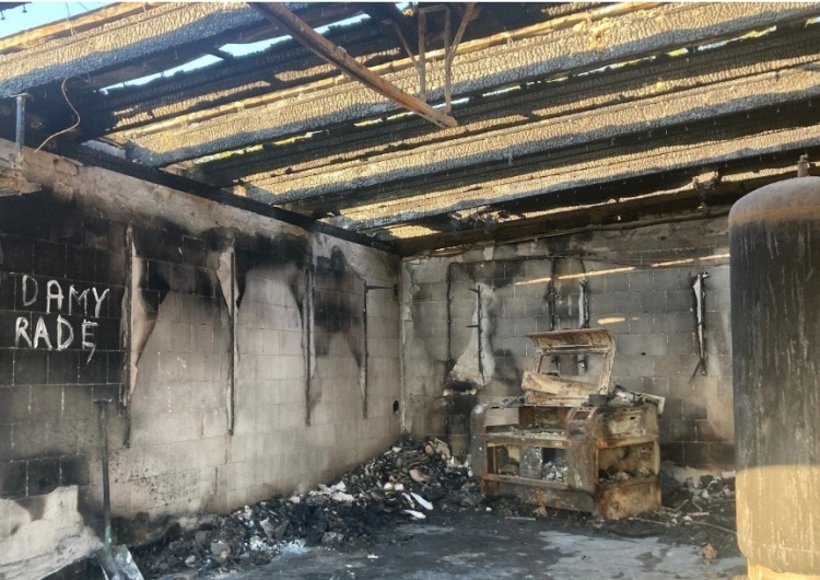Pożar domu znajomych córki lidera Bayer Full Córka lidera Bayer Full błaga o pomoc. W sobotnią noc doszło do tragedii