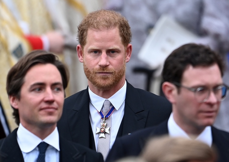 Książę Harry Burza w Pałacu Buckingham po zachowaniu księcia Harry’ego. Wydało się, co król myśli o postępowaniu syna