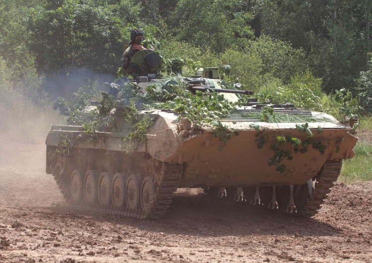 BMP-2 Potężna eksplozja rosyjskiego BMP-2. Sieć obiegło nagranie