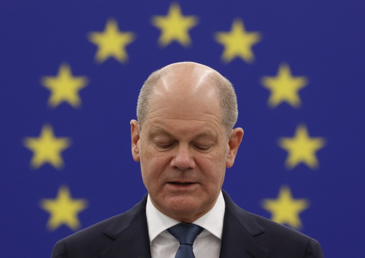 Olaf Scholz. Parlament Europejski w Strasburgu Olaf Scholz w PE oficjalnie ogłosił chęć zniesienia jednomyślności w Radzie UE. Jest odpowiedź Beaty Szydło