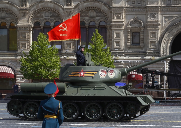 T-34 podczas defilady na Placu Czerwonym Grzegorz Kuczyński: Dzień Pabiedy Putinowi nie wyszedł
