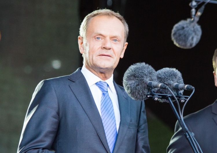 Donald Tusk Tusk apeluje o wsparcie finansowe. Jeden z najbogatszych Polaków wpłacił sporą sumę