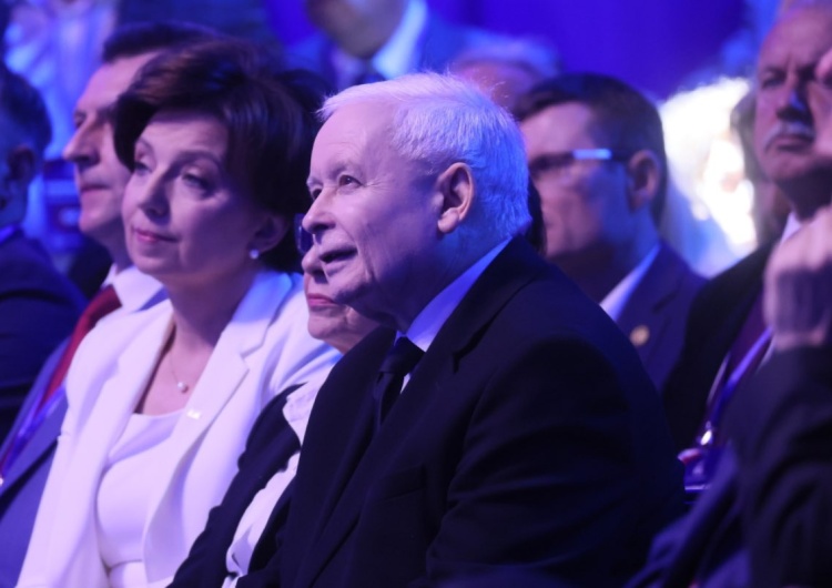 Jarosław Kaczyński Bezpłatne autostrady, darmowe leki i wielka strefa ekonomiczna. Prezes PiS zapowiada