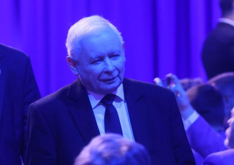 Szef PiS Jarosław Kaczyński Prezes PiS zapowiedział 800 plus. Fala komentarzy