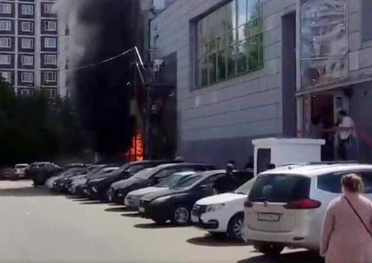 Pożar w Moskwie Potężny wybuch w Moskwie. Na nagraniu gęsta chmura dymu