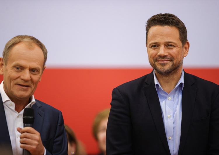 Donald Tusk i Rafał Trzaskowski Trzaskowski przekonuje: W kilka godzin można wykonać pierwszy krok do tego, by naprawić relacje z UE